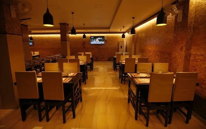 Marina Manor dining .webp